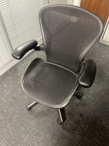 Herman miller aeron chair - aeron,